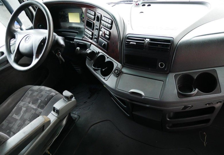 Мерседес актрос салон