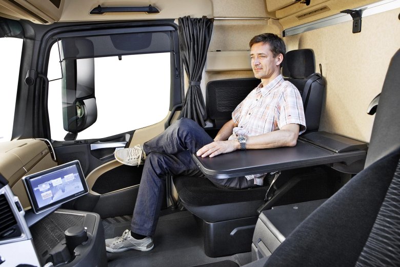 Мерседес Актрос новый салон