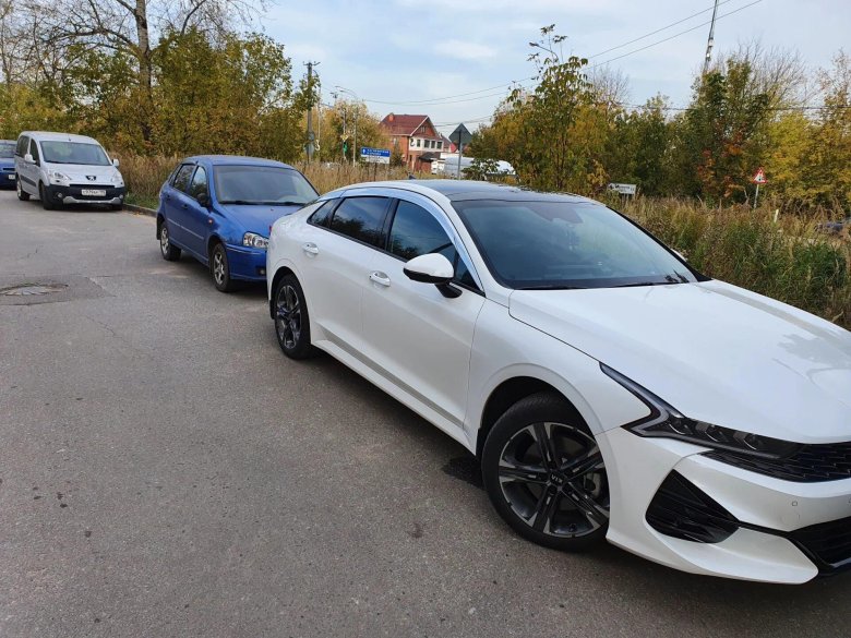 Kia k5 белая