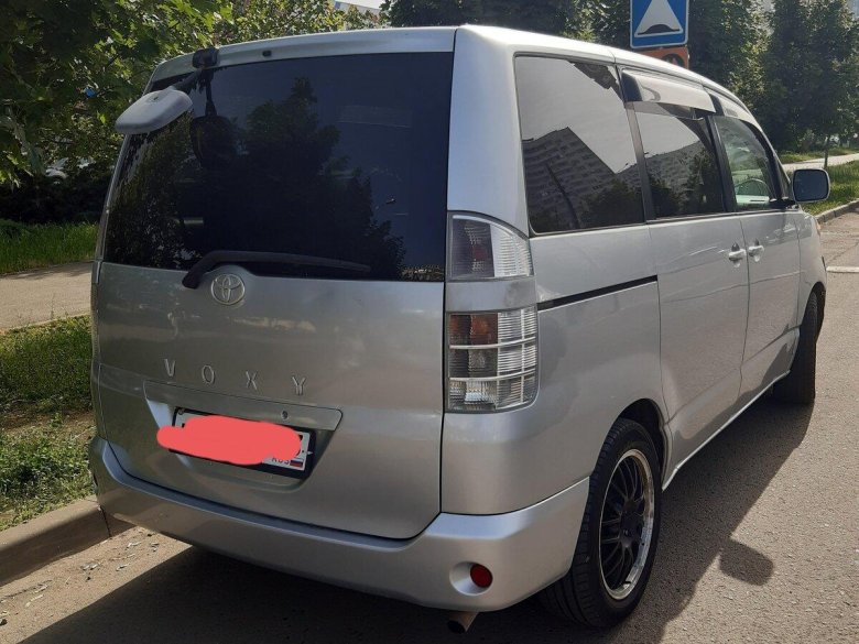 Toyota noah 2001 2007
