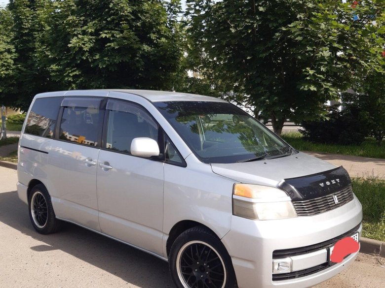 Тойота вокси 2003