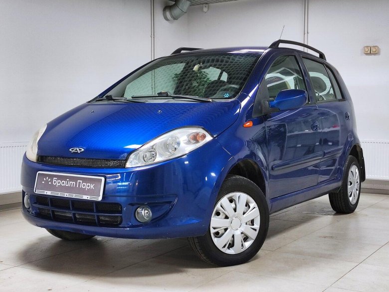 Машина чери голубая