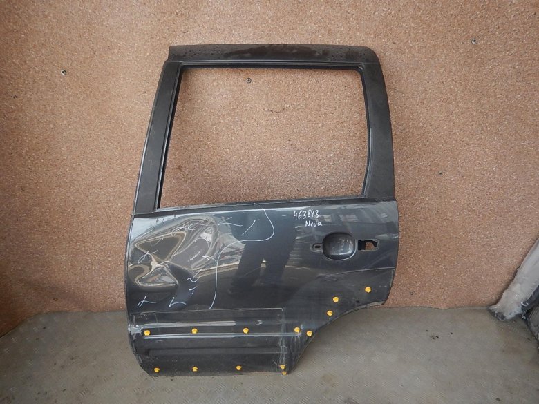 Задняя дверь