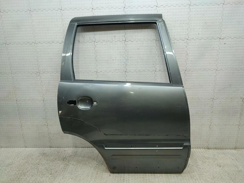 Задняя дверь нива шевроле