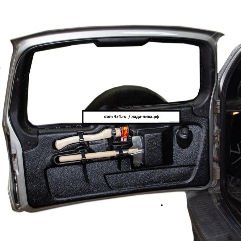 Задняя дверь Нива Тревел