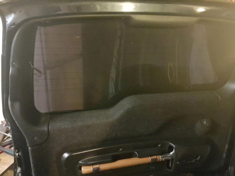 Дверь задка Нива Шевроле