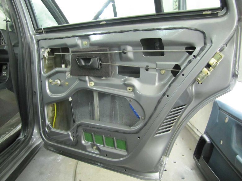 Дверь водительская изнутри Нива Шевроле