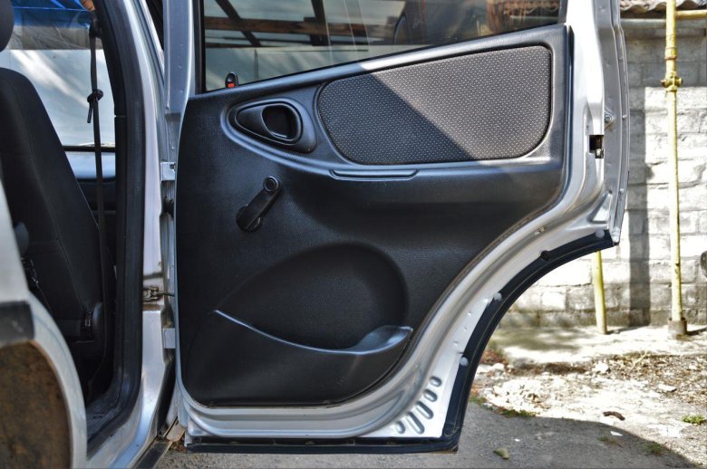 Карманы на двери Нива Шевроле 2123