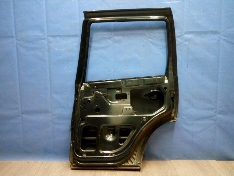 Задняя дверь