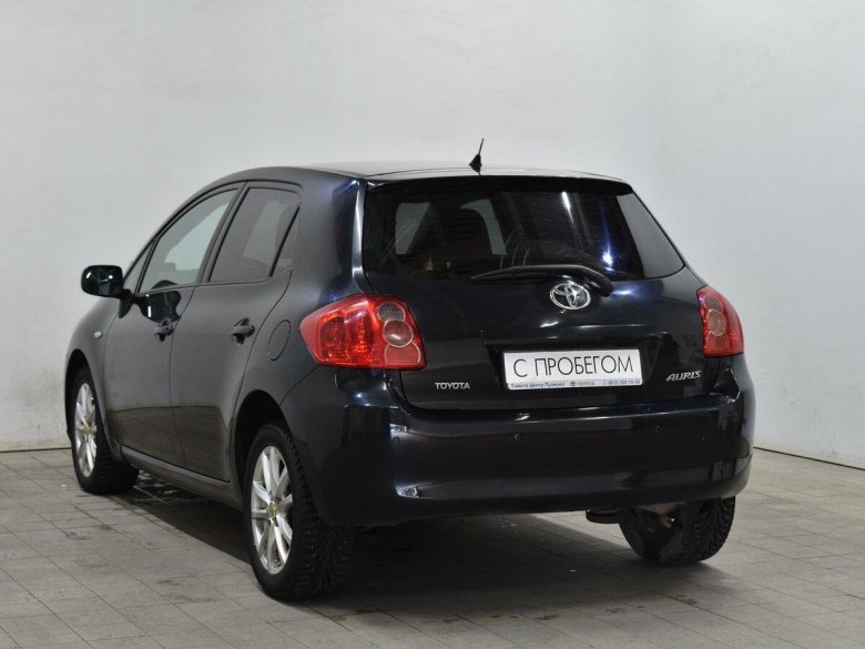 Тойота аурис черная