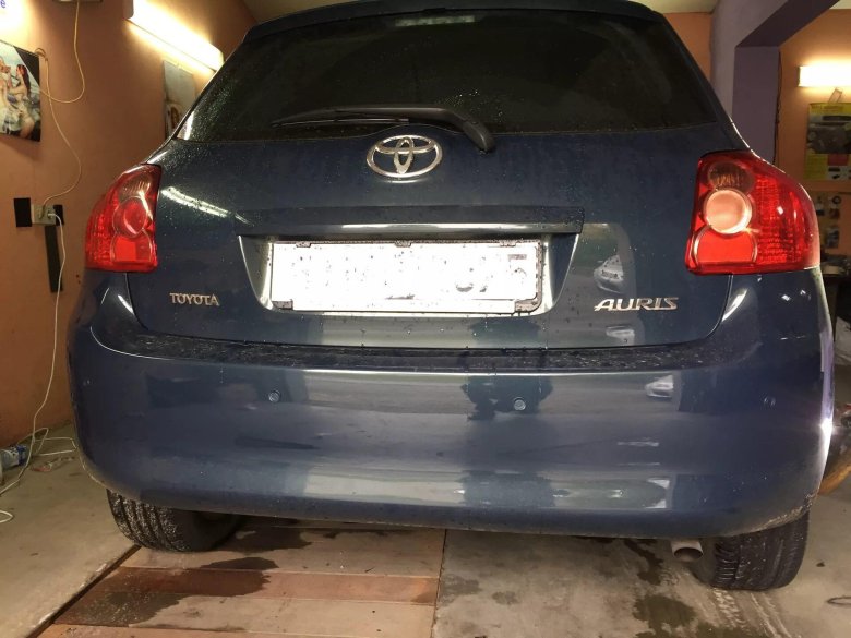 Тойота аурис задний ход