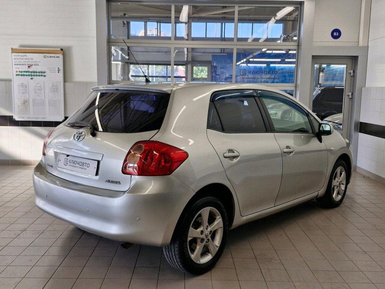 Тойота auris 2007г