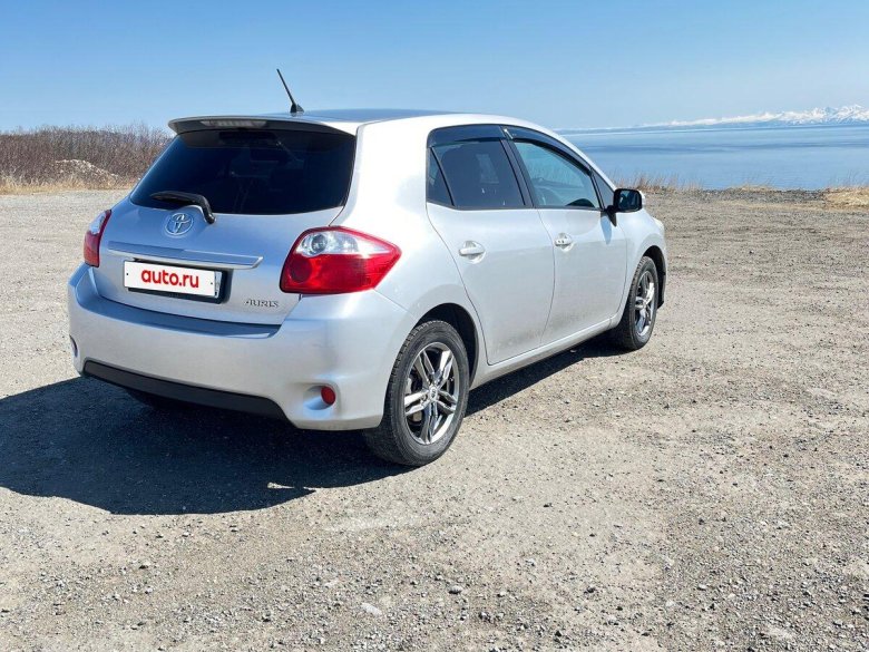 Тойота аурис 2007