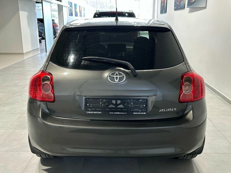 Тойота аурис 2008