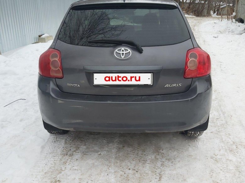 Серая тойота