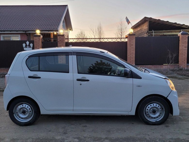 Daihatsu mira 2012