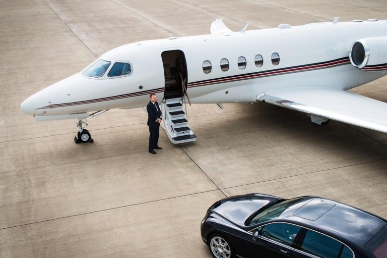 Самолет бизнес джет