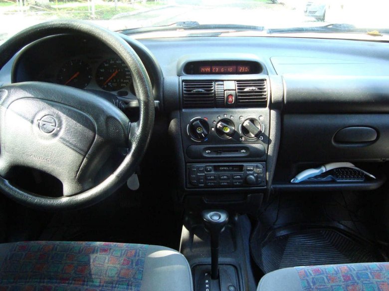 Opel corsa b 1998