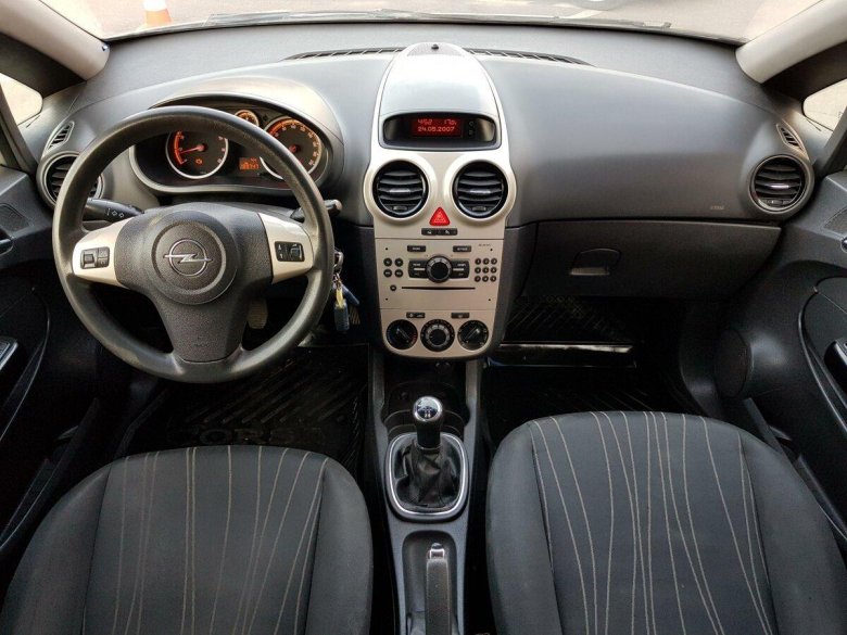 Опель корса 2007 1.2 механика