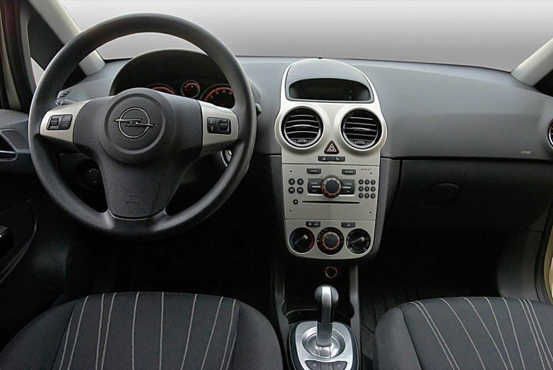 Опель Корса 1.4 робот 2008