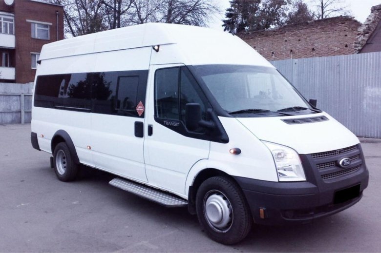 Ford Transit белый пассажирский