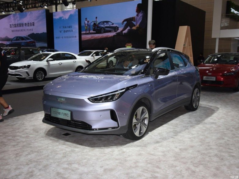 Электрокар Geely Geometry c