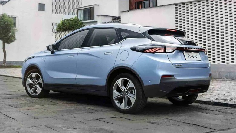 Электрокар geely geometry c