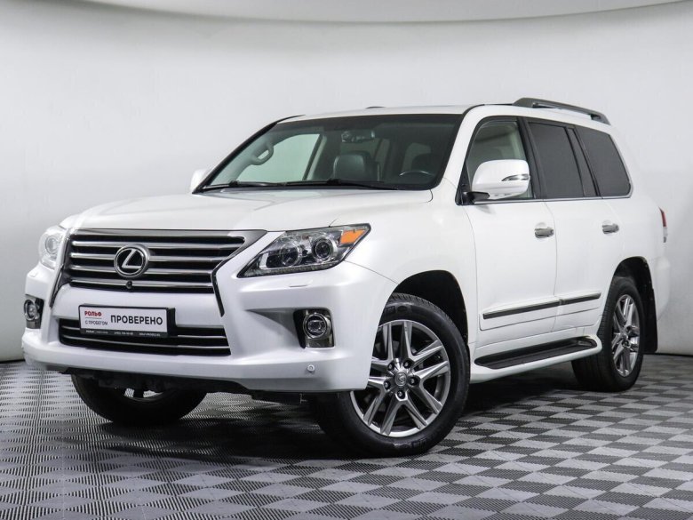 Lexus LX 600 белый
