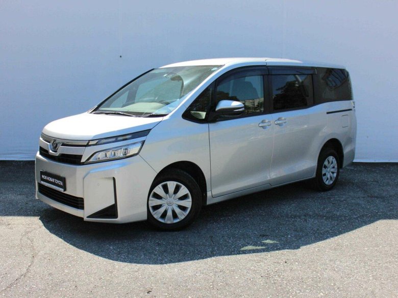 Toyota Noah 3