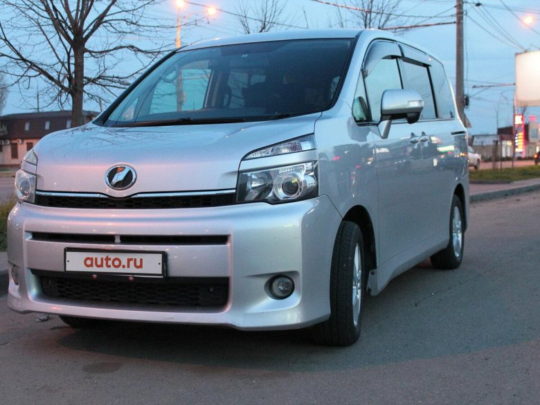 Toyota noah 2001 2007