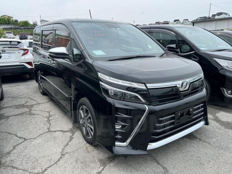 Тойота вокси 2019