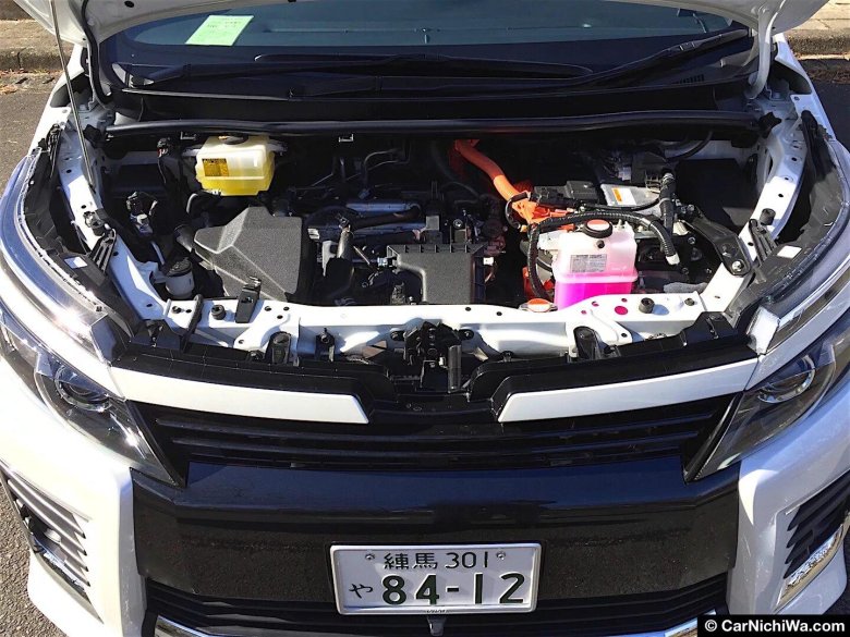 АКБ Тойота Вокси 2017