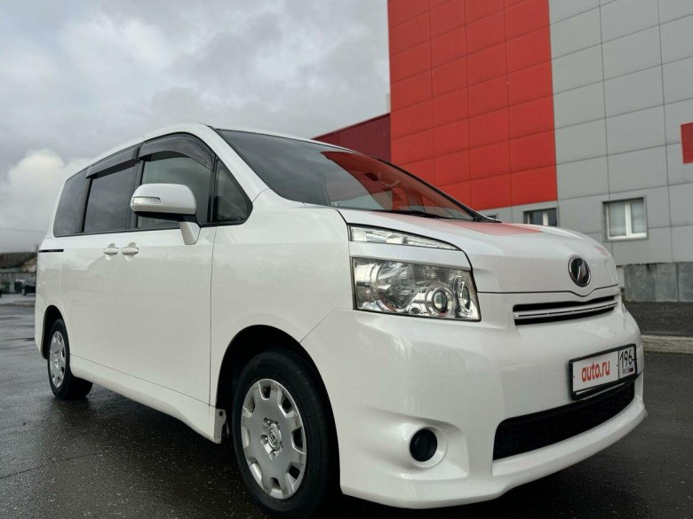 Тойота вокси 2007