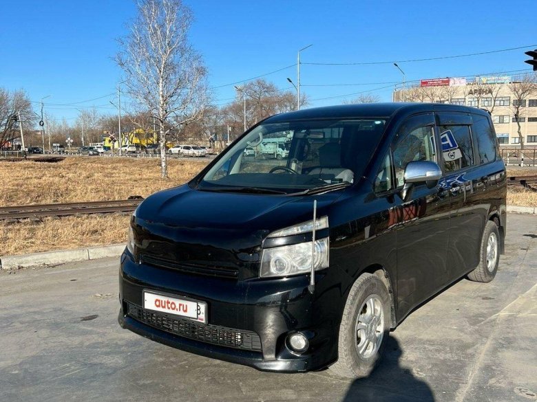 Тойота вокси 2009 года