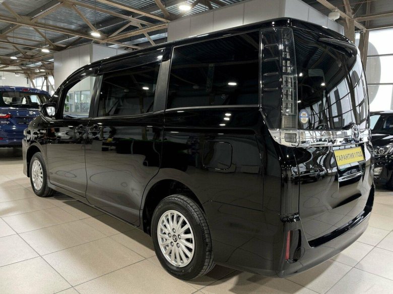 Toyota noah 2001 2007