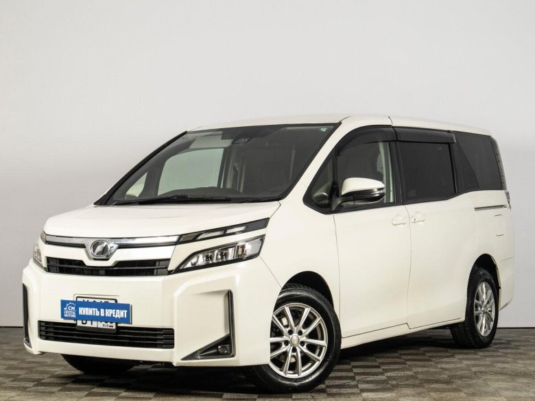 Toyota Noah 2015