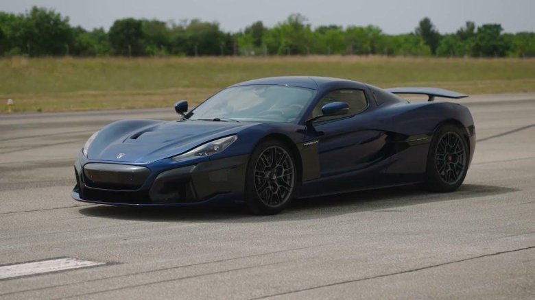 Машина Римак Невера