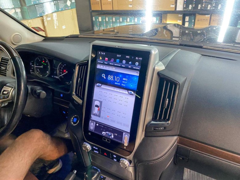 Магнитола Tesla Land Cruiser 200 2017