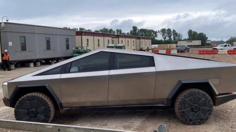 Элон Маск машина