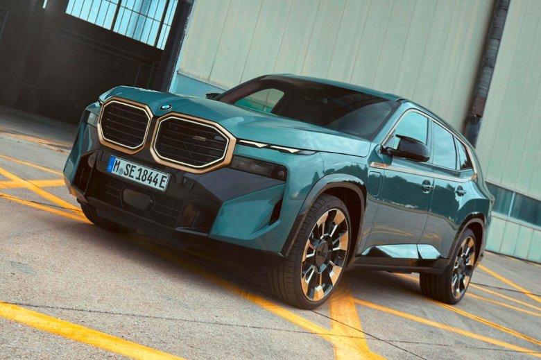 БМВ XM 2023