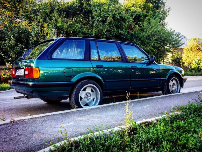 БМВ е30 универсал