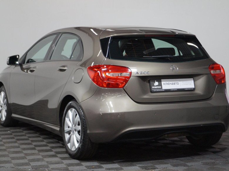 Серый мерседес