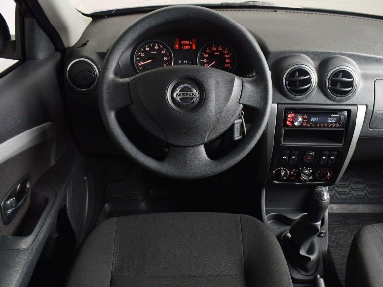 Nissan Almera 2014