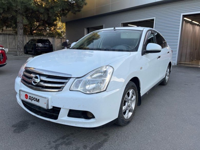 Ниссан Альмера 2014 белая