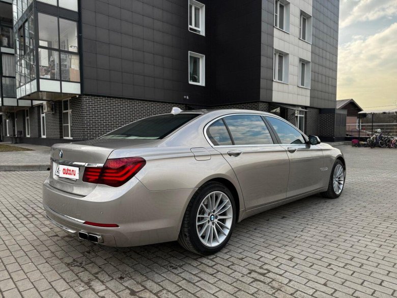 Бмв 7 серии 2012