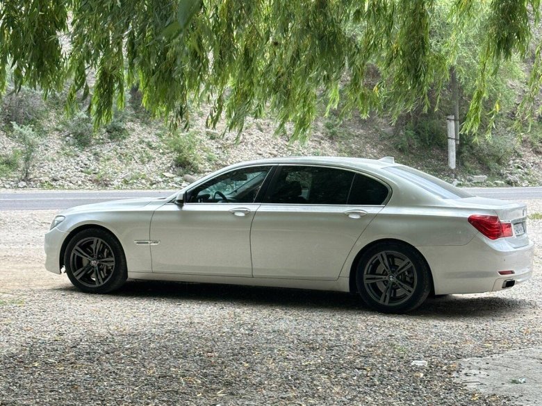 Бмв 7 серии 2010