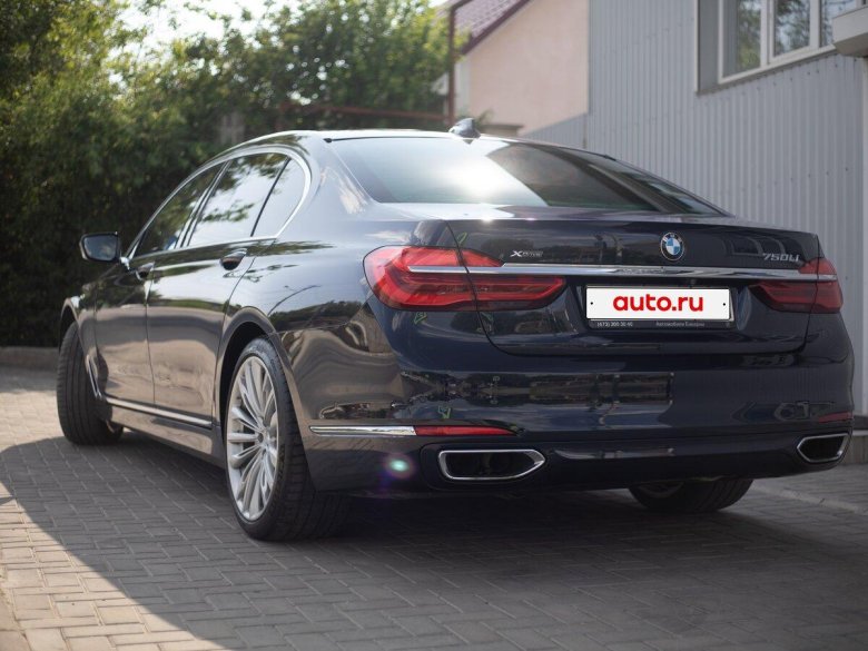 Бмв 740 2018