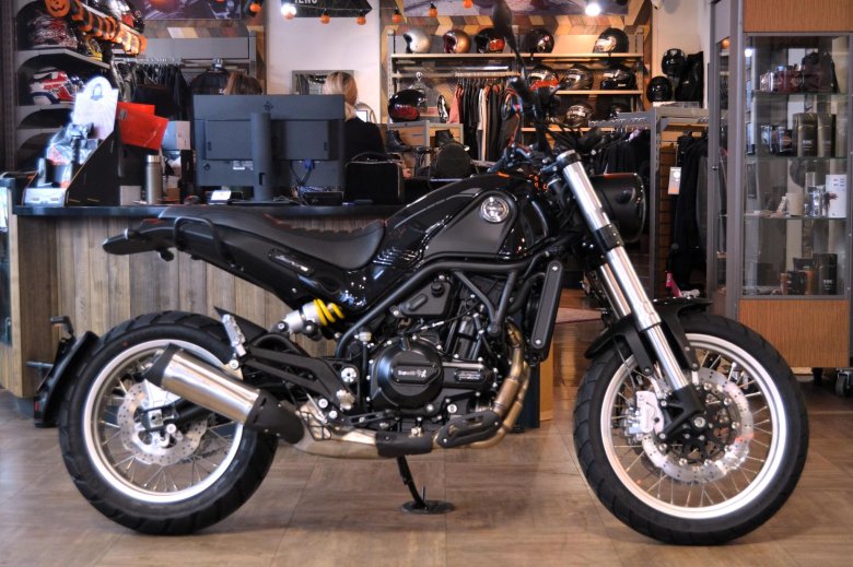 Benelli leoncino 800 trail