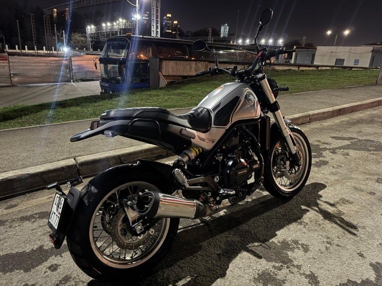 Benelli leoncino 800 trail