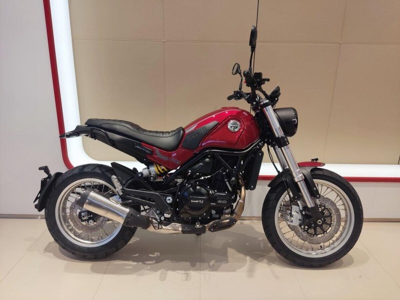Benelli Leoncino 500 Trail